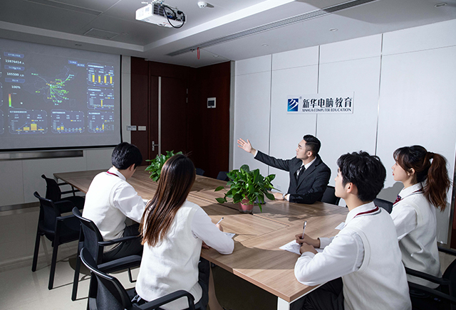 学热门专业为什么要选广州新华互联网科技学校？