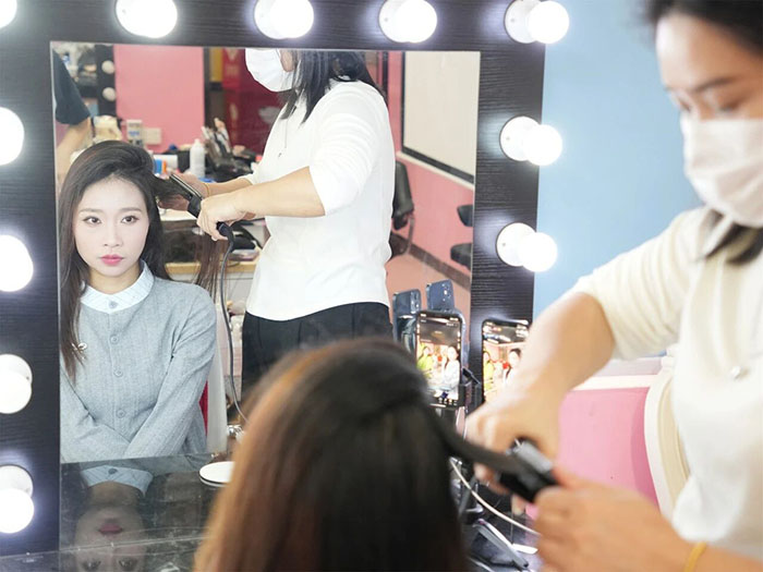 【新娘妆打造课堂】广州新华特色教学,助力学子精研新娘妆技艺 【新娘妆打造课堂】广州新华特色教学,助力学子精研新娘妆技艺